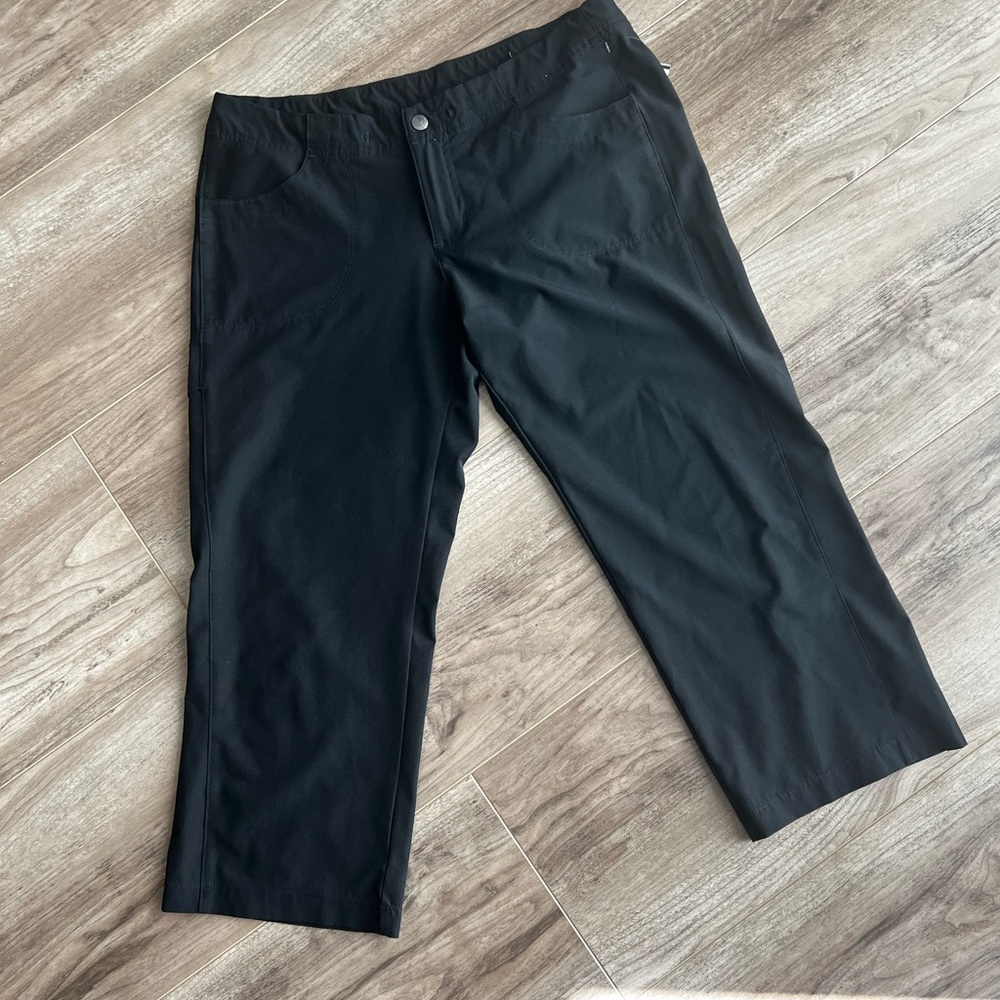 Patagonia women’s capri pant great condition size 8